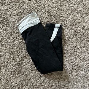 Lululemon Black and White Leggings Cropped